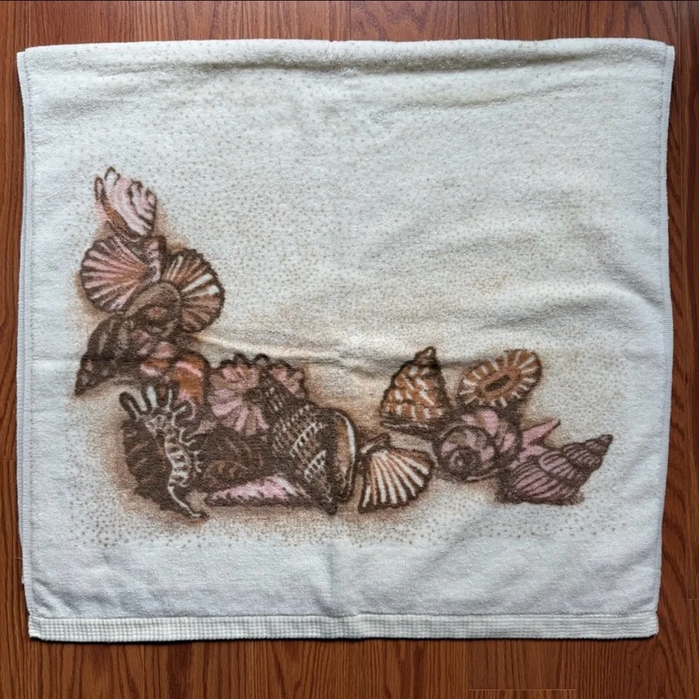 VTG Bath Towel - Seashell Design - Springmaid - Made In The USA